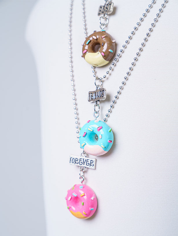 BEST-FRIENDS-FOREVER NECKLACE WITH DOUGHNUT PENDANT